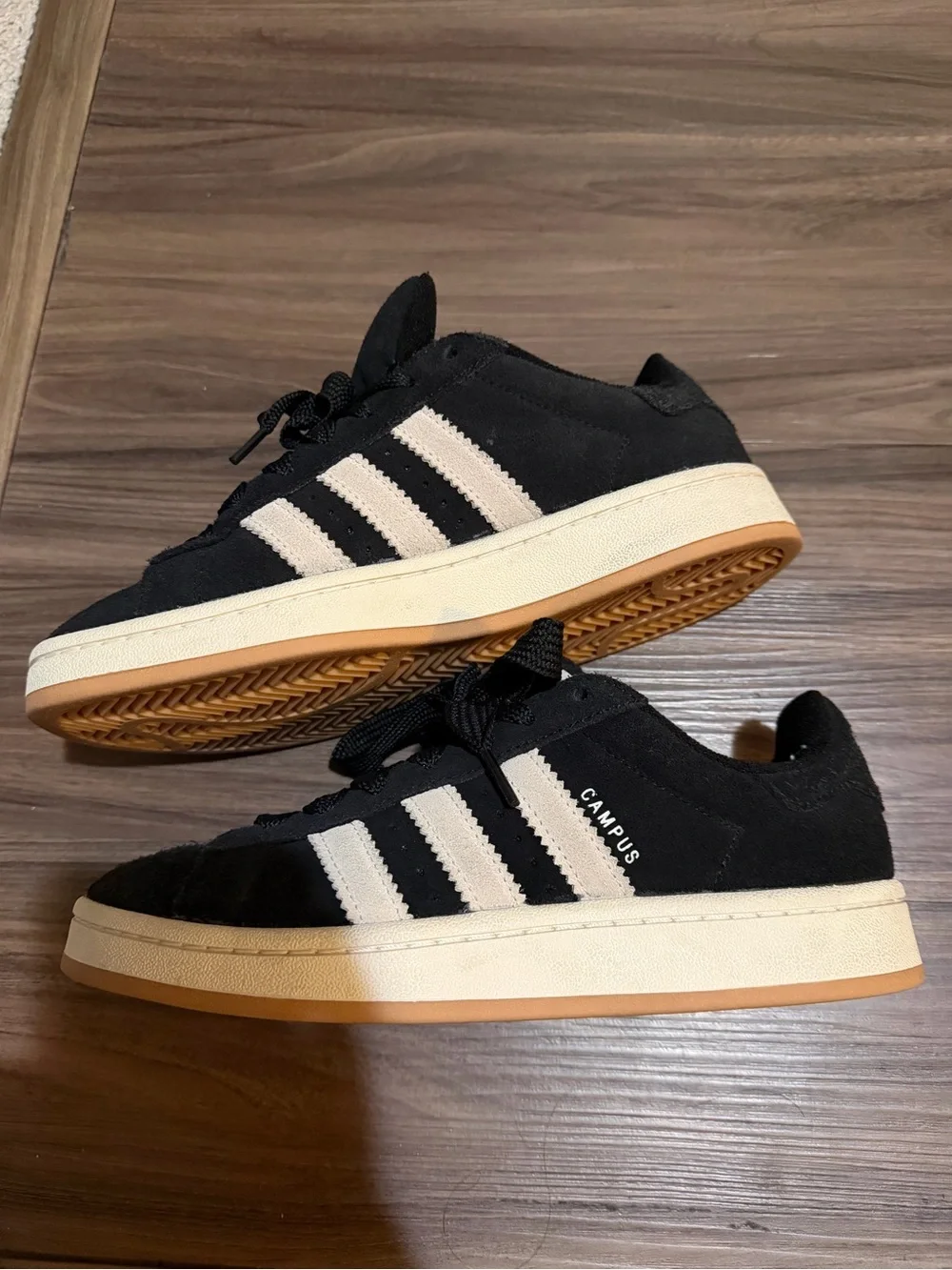 adidas women sneaker